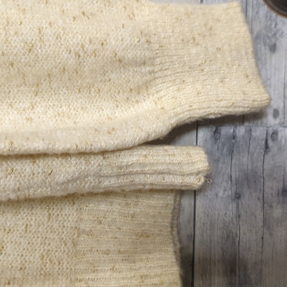 Love by Design Sweater Skylar long Puff Sleeve cream gold sparkle sz Lar… - Picture 3 of 8